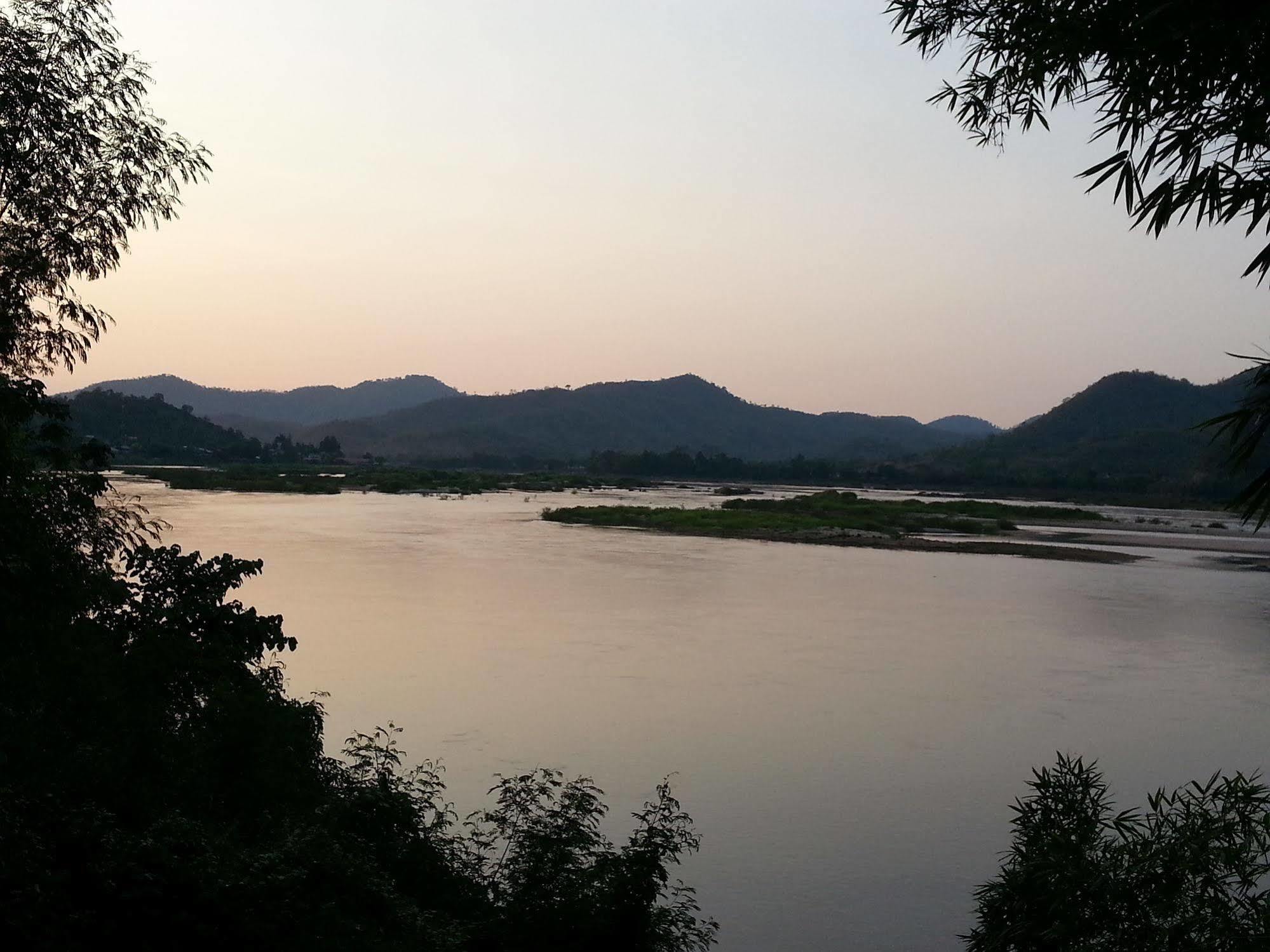 Rim Nam Kong Homestay Pak Chom Exterior foto